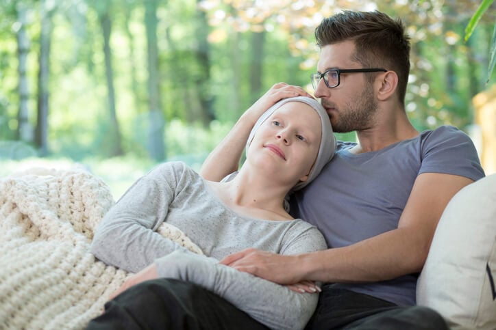 Come tutelare la coppia se uno dei due ha un tumore