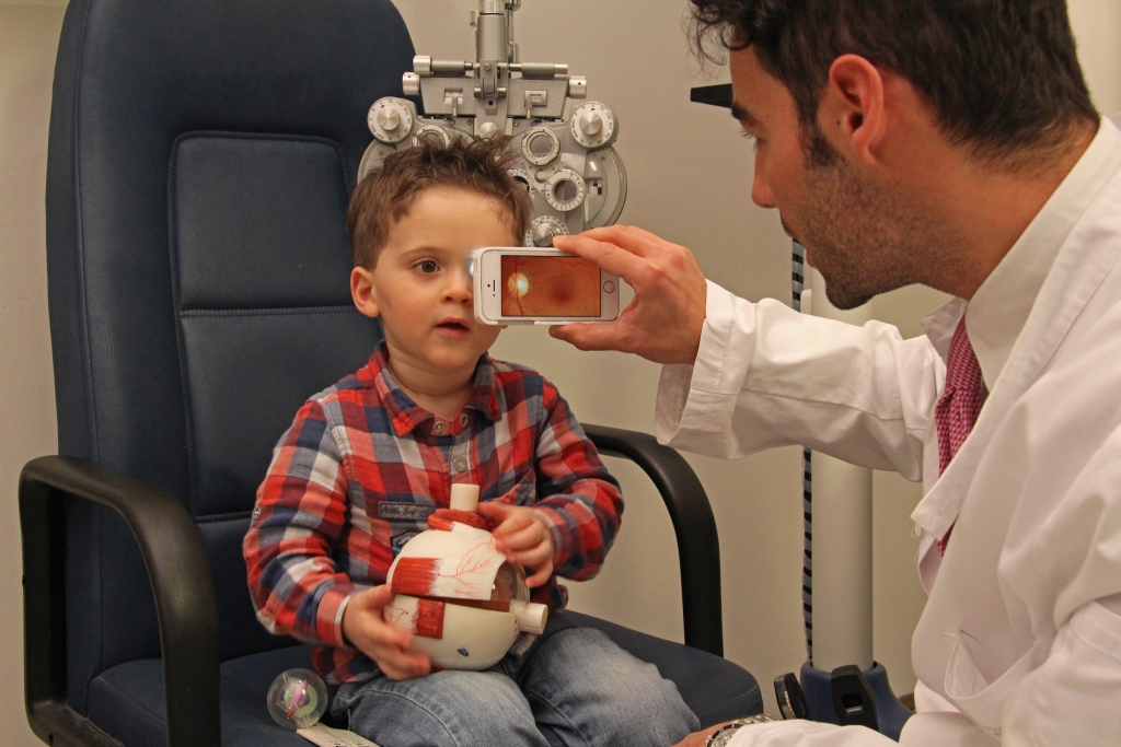 Una cover per diagnosticare le malattie oculari nei bambini
