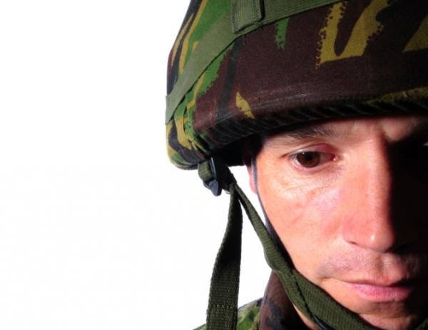 I terribili traumi della guerra: ucciso il nemico, molti soldati si suicidano