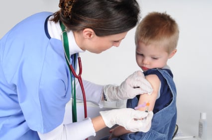 I sondaggi di Fondazione Veronesi e ISPO: genitori italiani ancora scettici sulle vaccinazioni