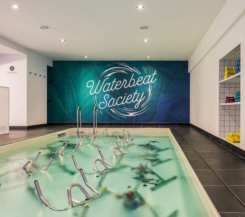 Waterbeat Society: hydrospinning per sostenere Pink is Good