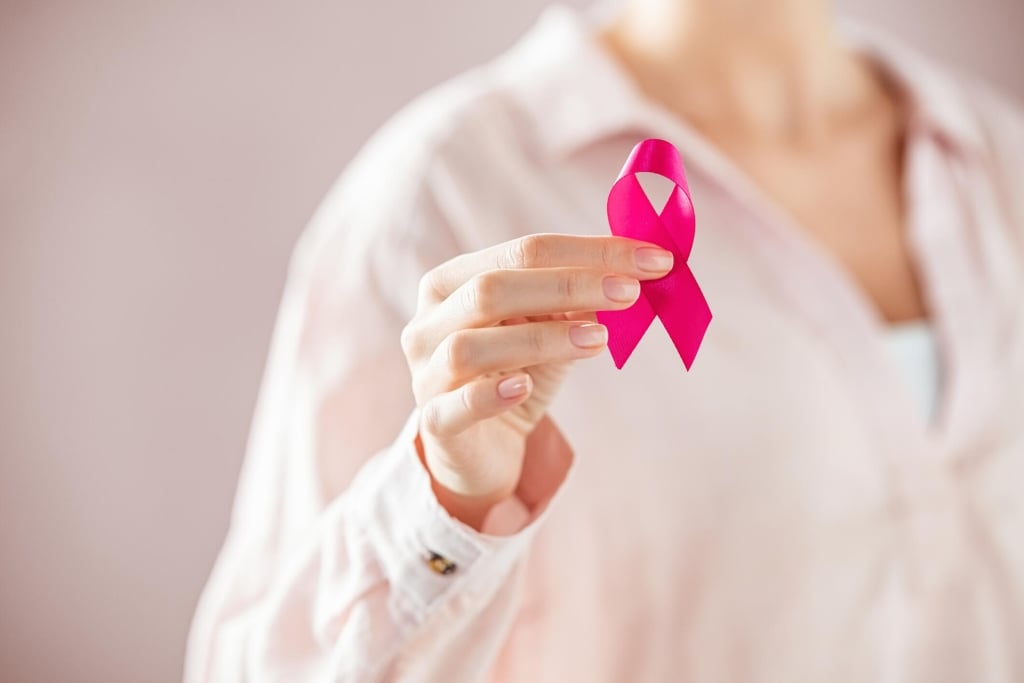 Ottobre rosa: l&#8217;impegno di Fondazione Veronesi per la prevenzione dei tumori femminili