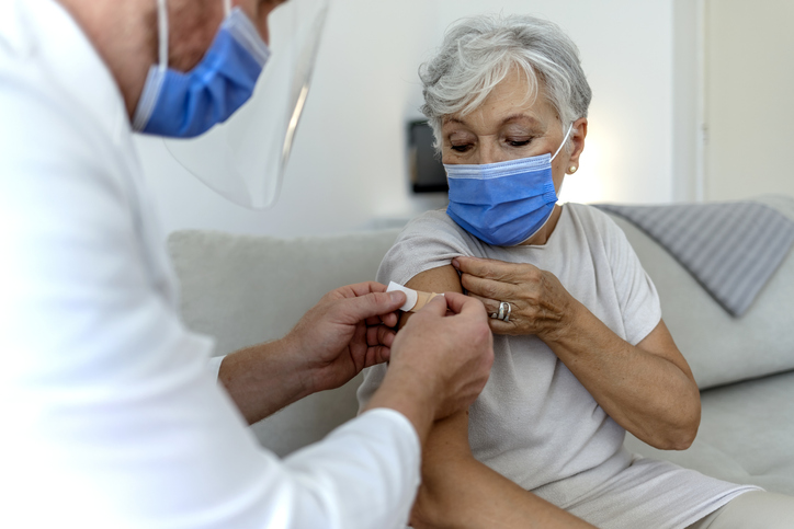 Quarta dose: chi deve sottoporsi alla vaccinazione?