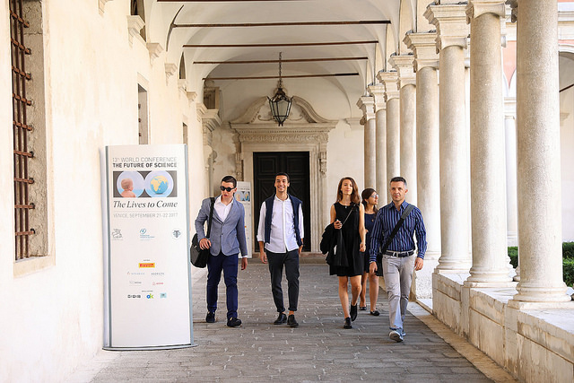 371852328161abd471484z-1