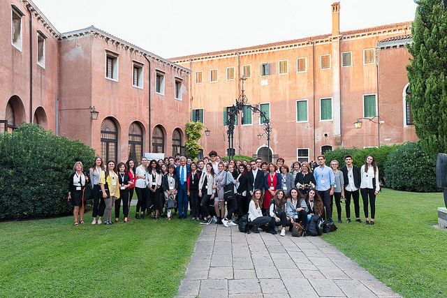 373749467058f6363ee70z