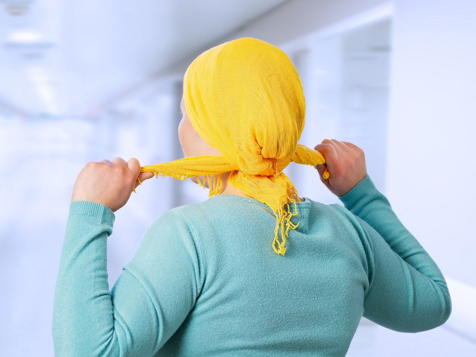 Proteggere capelli e cute durante le terapie oncologiche
