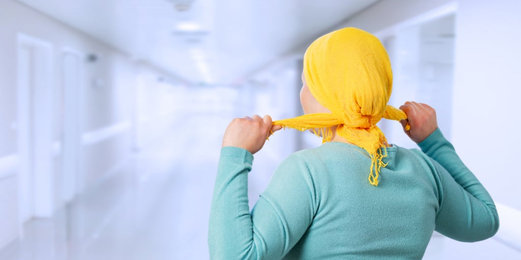 Proteggere capelli e cute durante le terapie oncologiche
