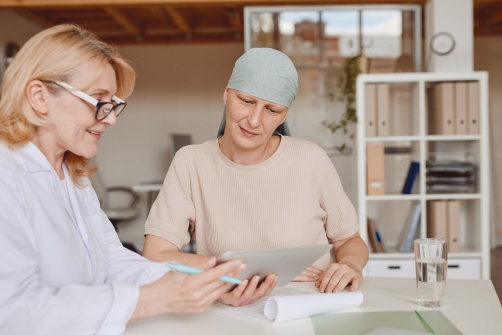 Quali sono gli effetti collaterali delle terapie oncologiche e perché ci sono?