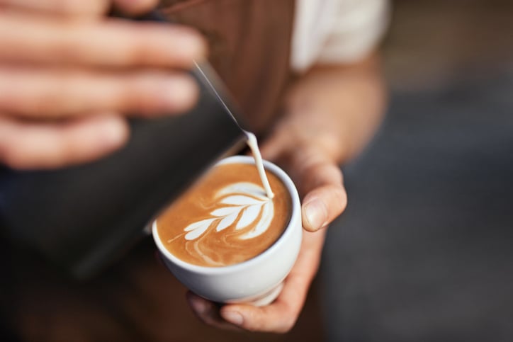 Il caffè diminuisce l&#8217;assorbimento del calcio nel latte?