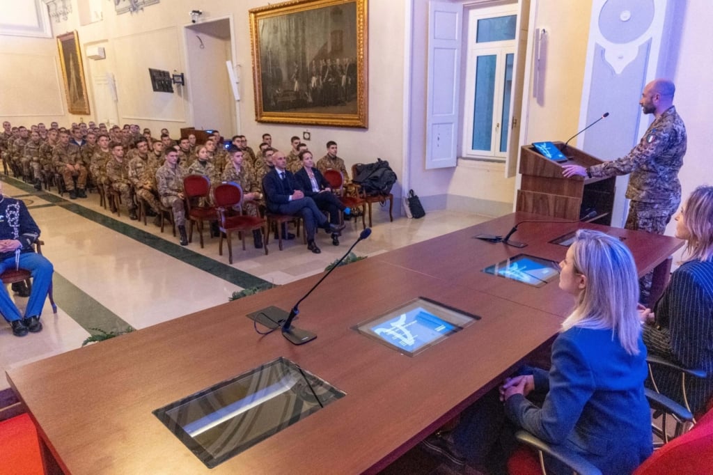5_Il Comandante della Scuola Militare Nunziatella presenta i temi della conferenza.